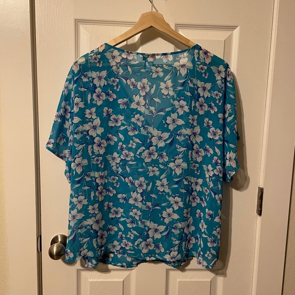 Torrid sheer floral teal blouse w/ buttons sz 2x - Picture 3 of 9